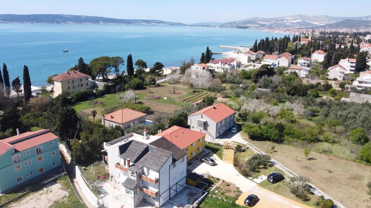 Spacious Apartment Close To The Sea In Split Area Kaštela المظهر الخارجي الصورة